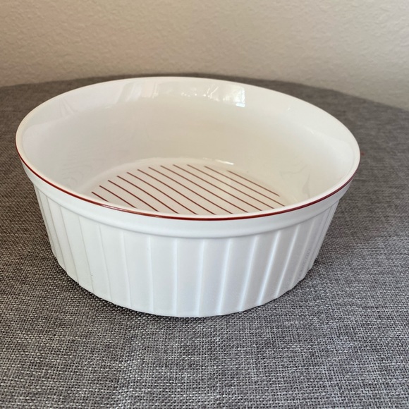 Mikasa Fresh Fruit Strawberries Bake & Serve Soufflé Dish. 1980’s - Picture 2 of 4